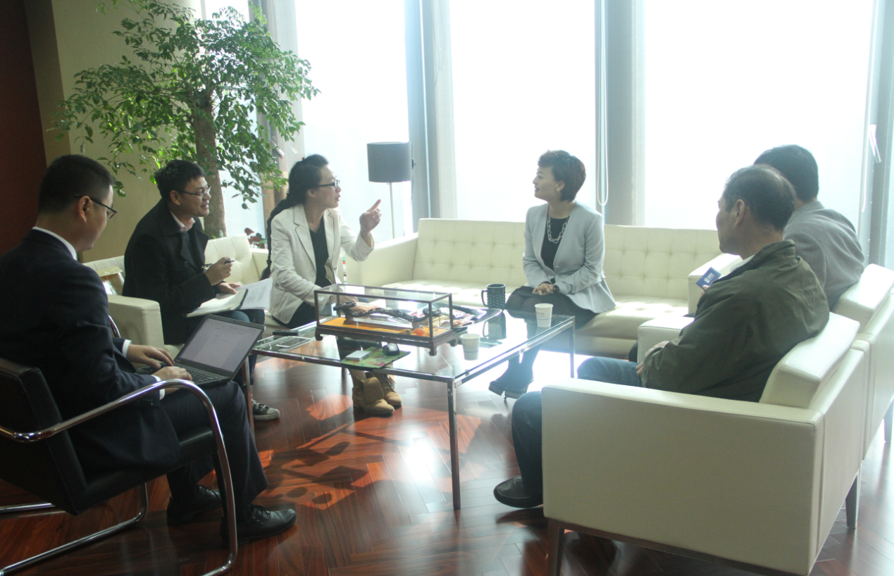 尊龙凯时人生就是搏物业董事长韩芳女士接受西湖区物业管理协会专访