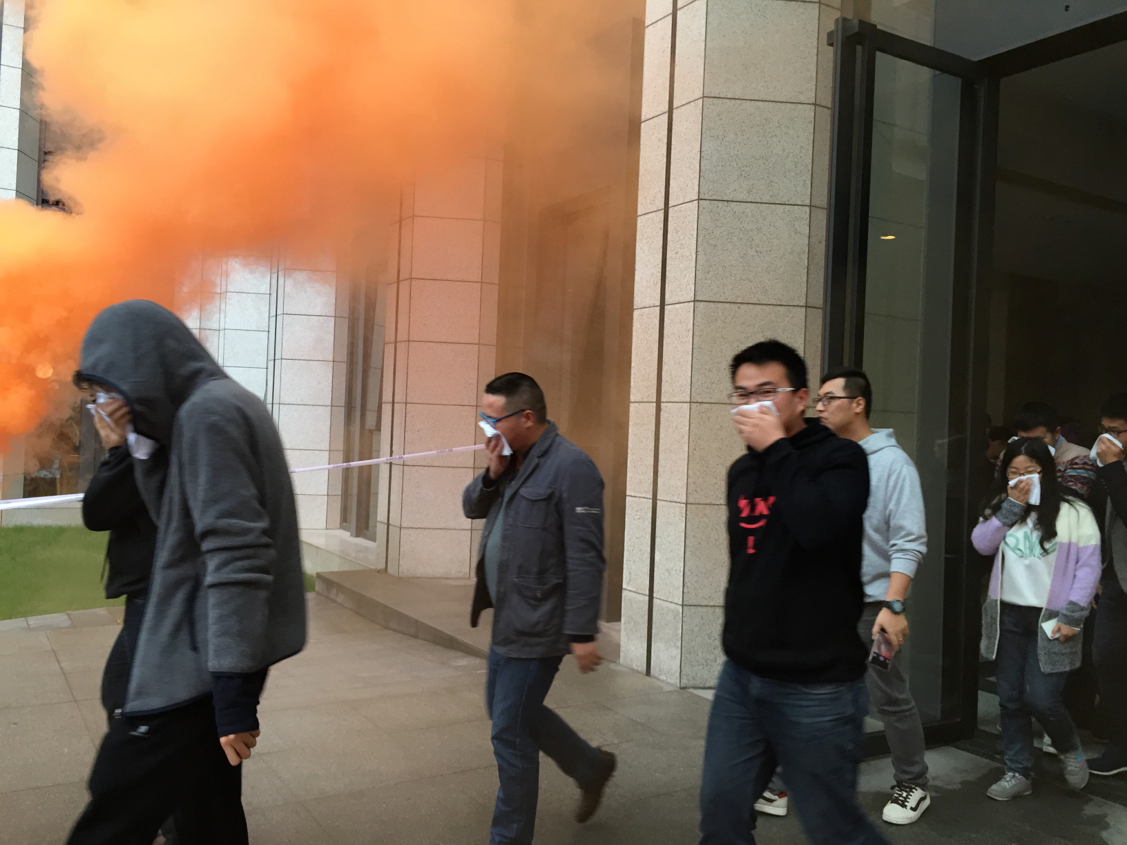 尊龙凯时人生就是搏物业所辖多个项目开展消防周活动