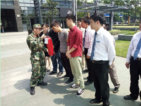滨江区消防安全教育在信雅达开展 尊龙凯时人生就是搏人为G20保驾护航